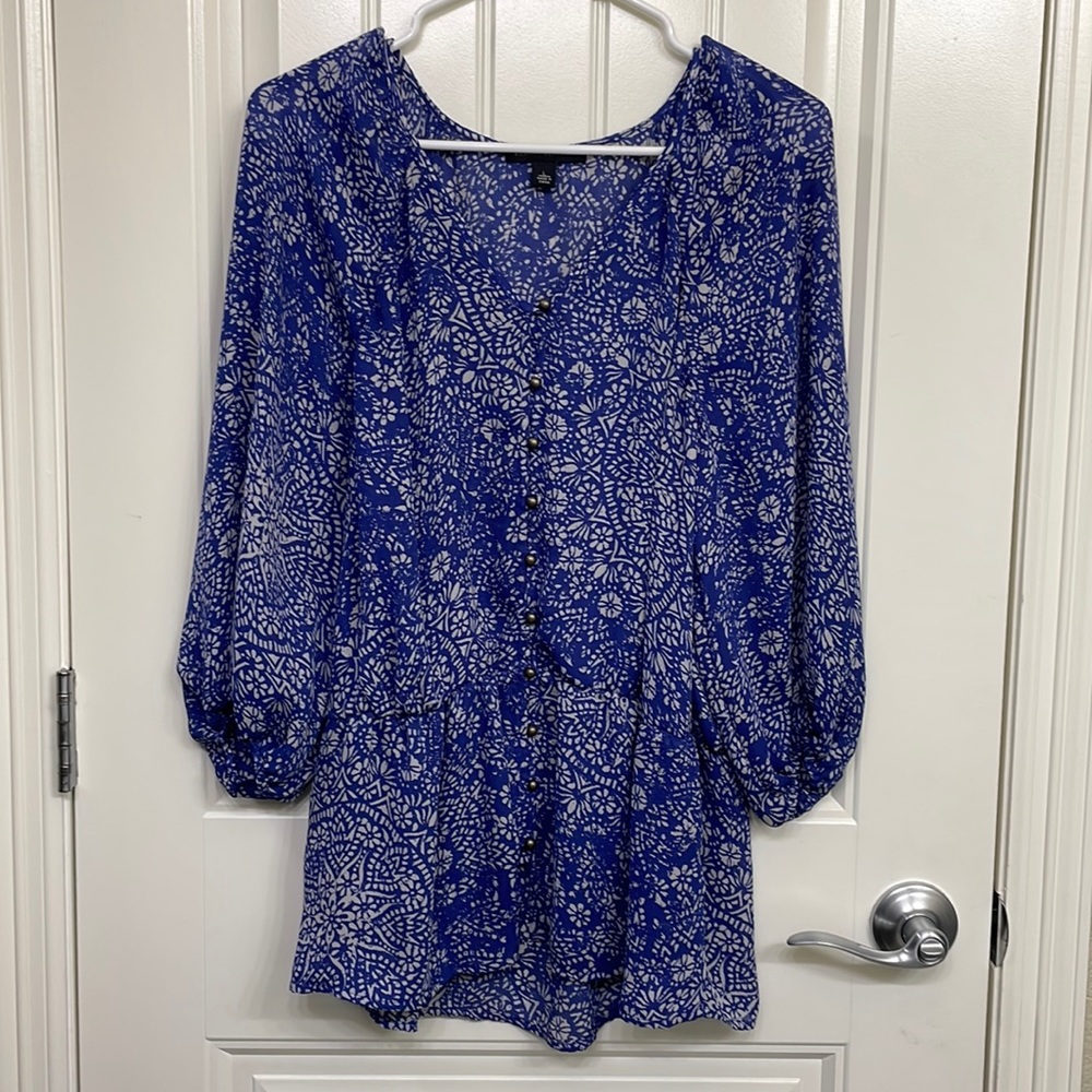 Banana Republic Blue and White Floral Button-Front Blouse